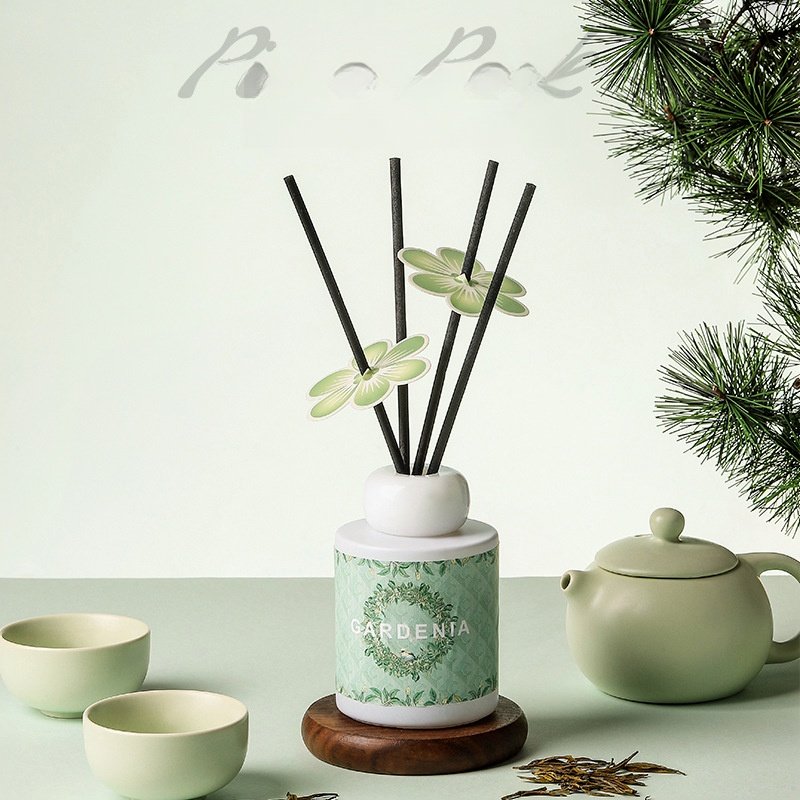 150ML Fireless Aromatherapy Home Bedroom Long-Lasting Fragrance Aromatherapy Essential Oil Ornaments